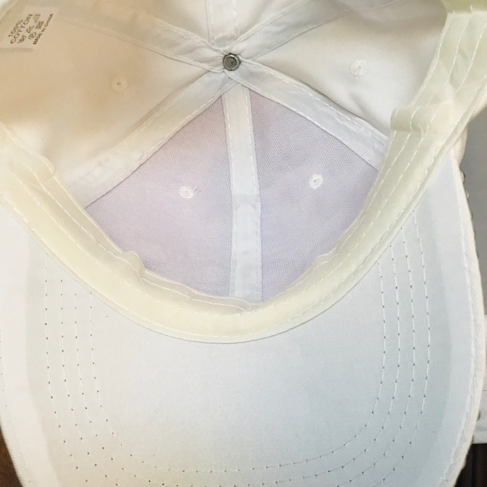Like new BOSS white adjustable hat - Picture 5 of 5
